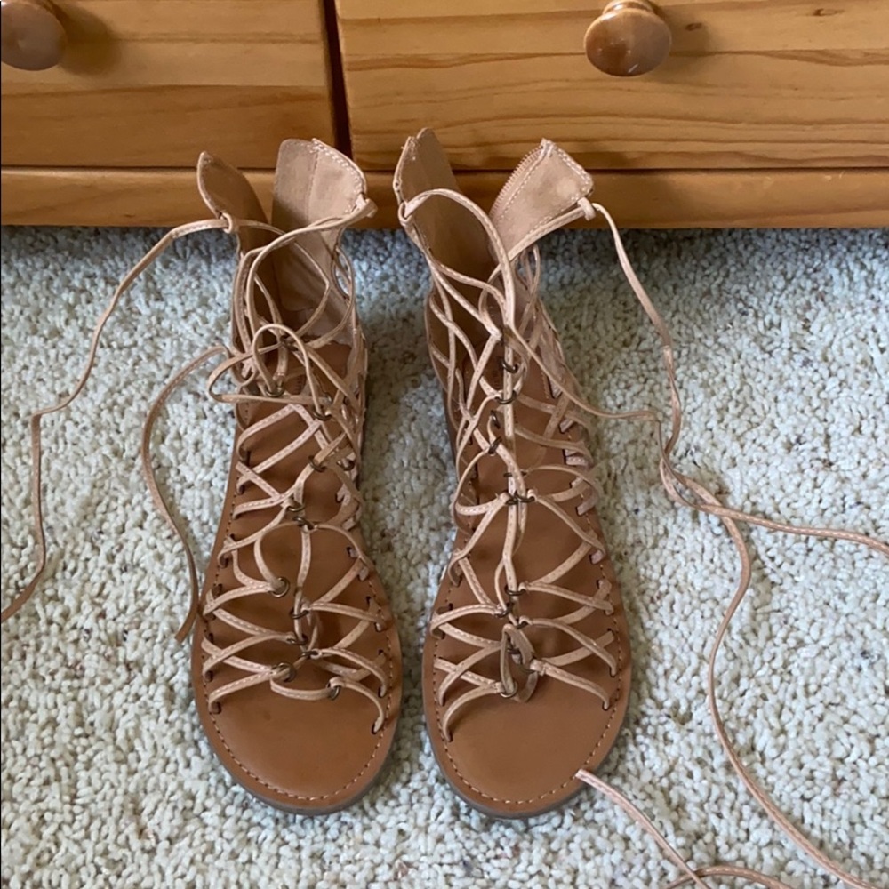 AMERICAN EAGLE SANDALS